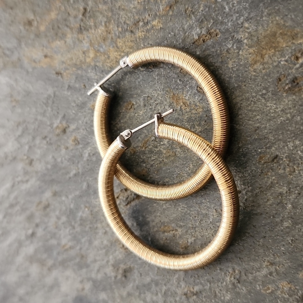 STAINLESS STEEL GOLD TONE Hoop Earrings 1.5 inch Textured Waterproof - Picture 7 of 13